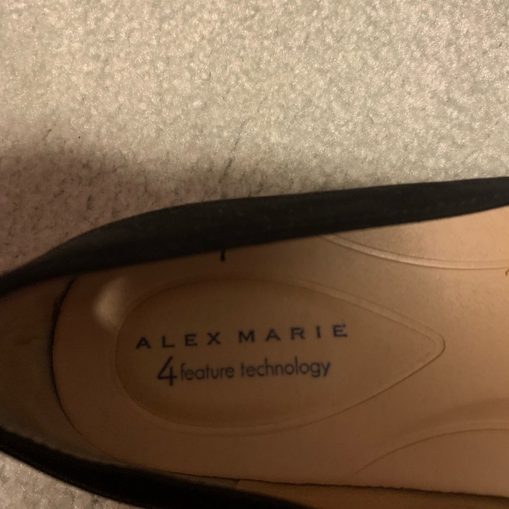 Alex Marie 4 feature technology